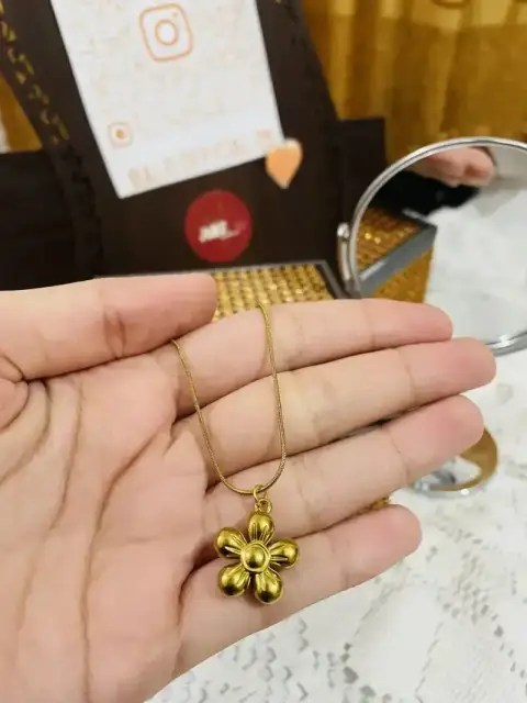 Flower Neccklace